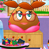 Игра Девочка Pou устроила стирку онлайн
